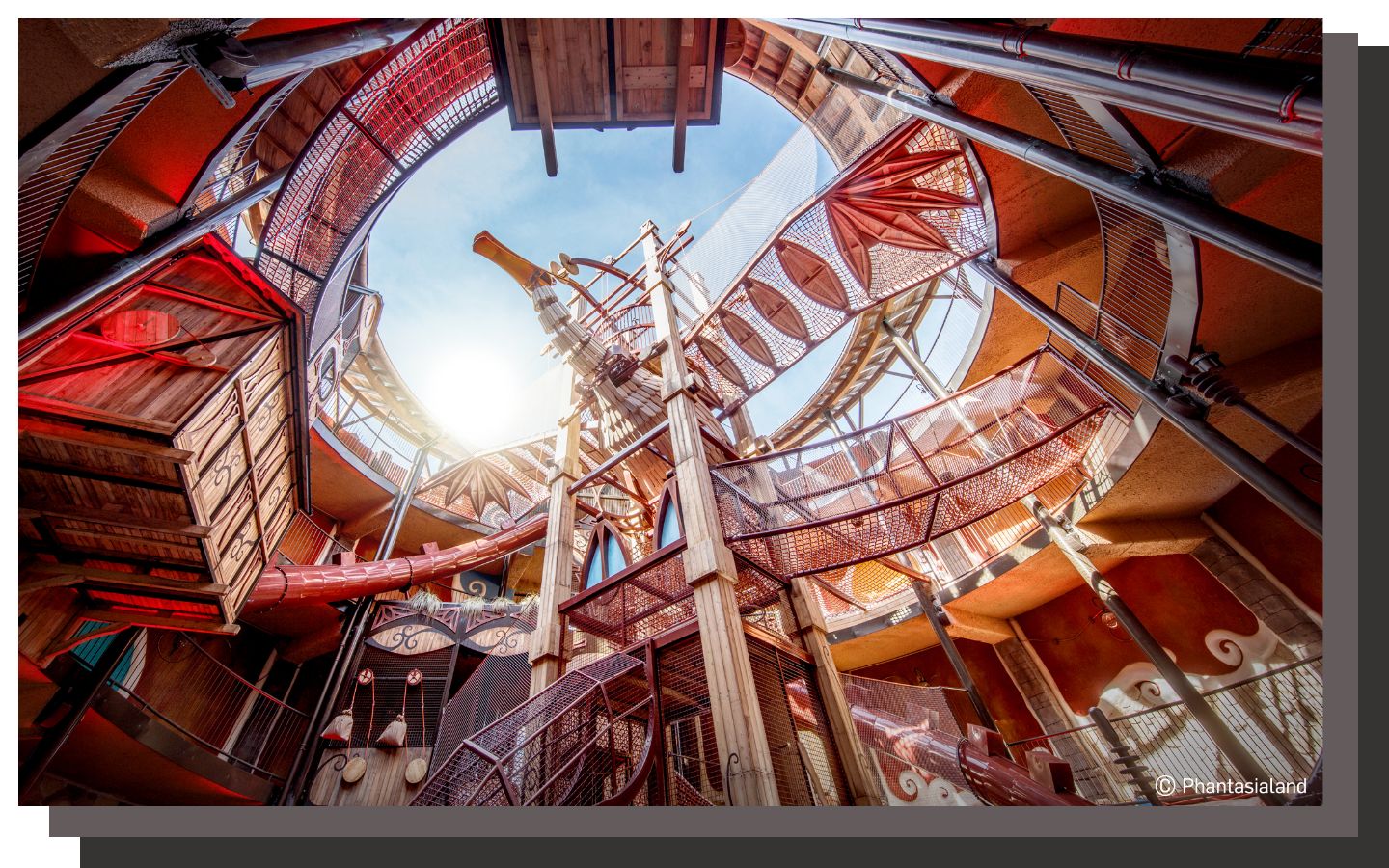 Die Datei phantasialand-attraktionen-avoras.zip herunterladen