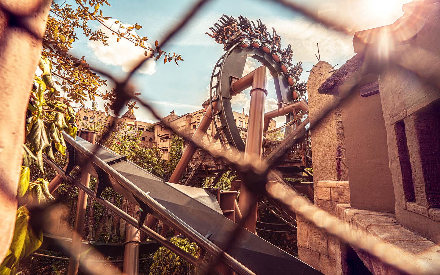 Die Datei phantasialand-attraktionen-black-mamba_04.zip herunterladen