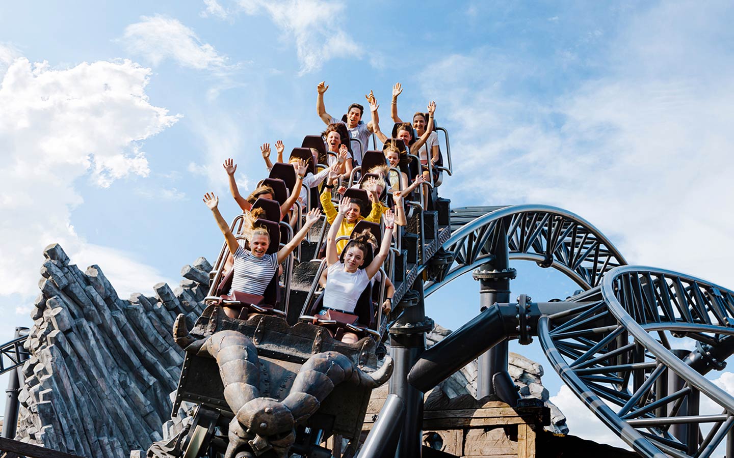 Die Datei phantasialand-attraktionen-taron_07.zip herunterladen